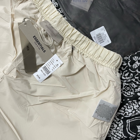 Essentials Fear of God - Picture 3 of 3